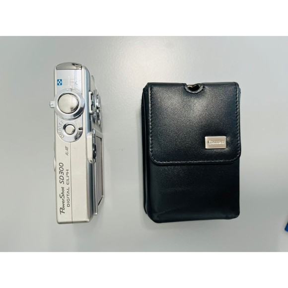 Canon PowerShot Digital ELPH SD300 / Compact Camera w/battery - PARTS OR REPAIR - Picture 5 of 8